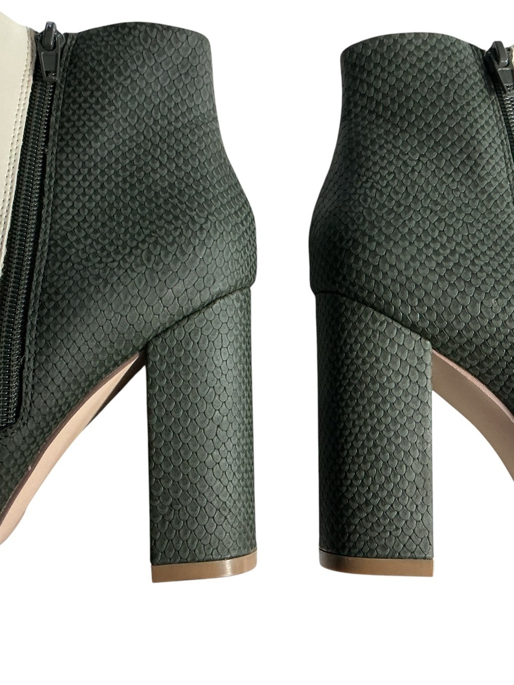 JustFab Rosamund Patchwork Ankle Booties Cream Green Snake Pointed Toe 7.5 - Picture 7 of 11